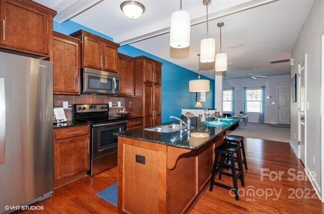 Building Photo - 515 Alderman Ln