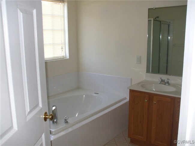 Building Photo - 1408 New Haven Ct