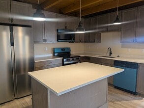 Building Photo - 8100 Ryan Gulch Rd