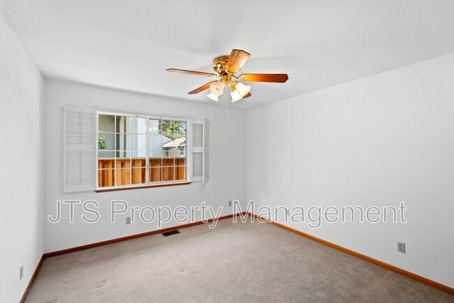 Building Photo - 7723 River Landing Dr
