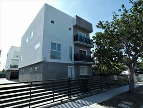 Building Photo - Modern Townhome Community in Prime Mid-City