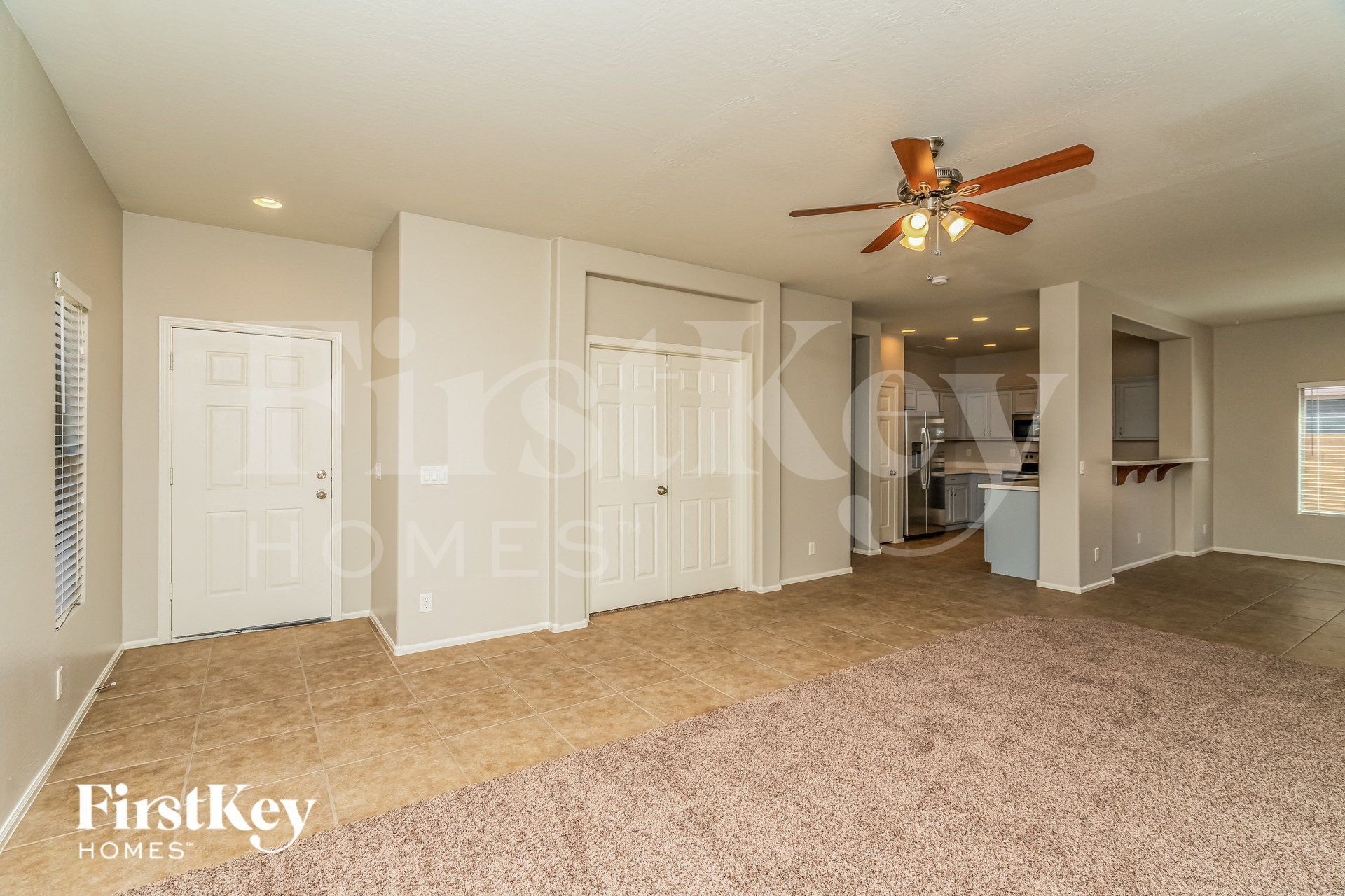 Building Photo - 931 W Oak Tree Ln