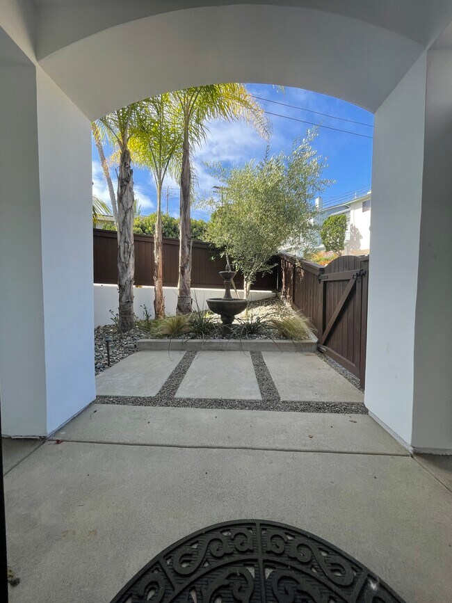 Courtyard entry - 2582 San Elijo Ave