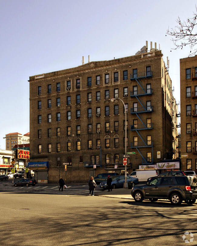 Building Photo - 2-6 E 167th St