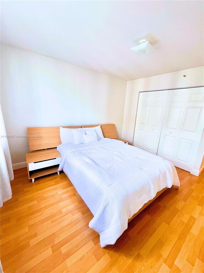 Building Photo - 770 Claughton Island Dr