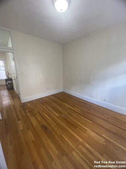 Building Photo - 35A Harvard St