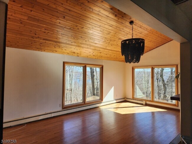 Building Photo - 5 Mountain Terrace
