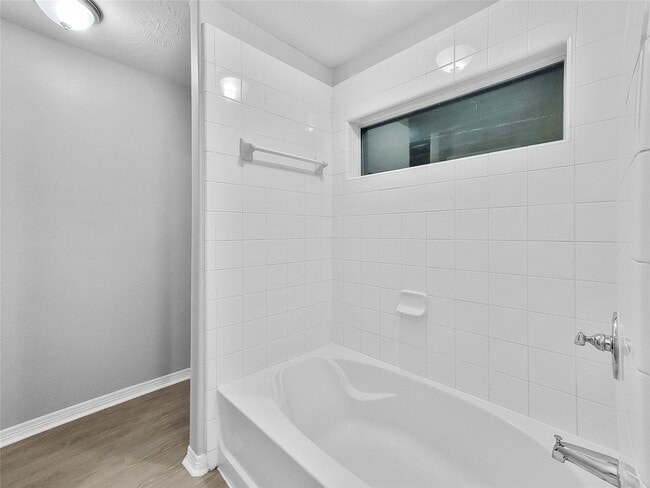 Building Photo - 21115 Escala Dr