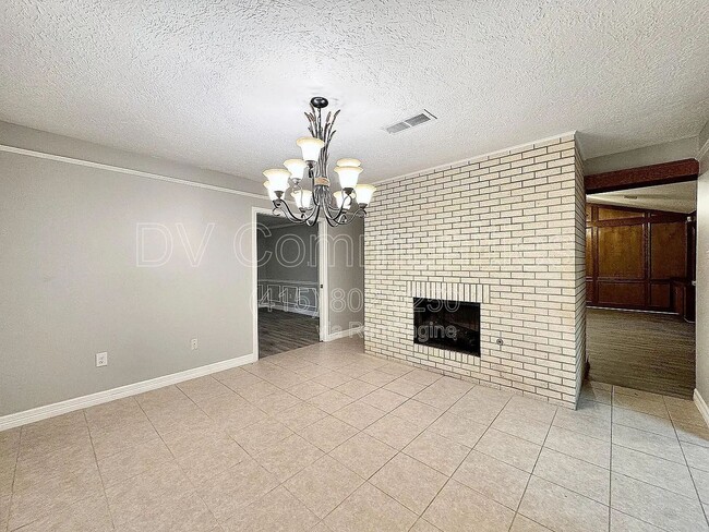Building Photo - 4807 Country Club View