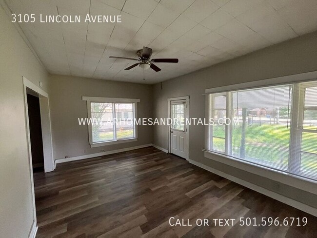 Building Photo - 3105 Lincoln Ave