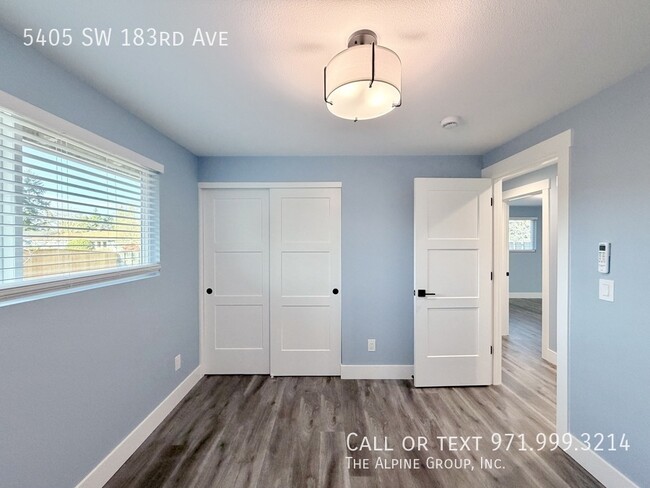 Building Photo - 5405 SW 183rd Ave