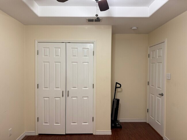 Building Photo - 7204 N 44th Ln