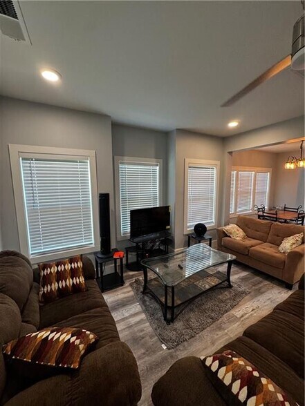 Building Photo - 3898 King Arthur Rd SW