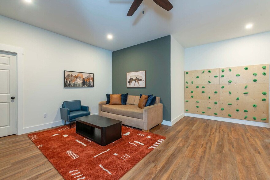 Building Photo - 1936 El Miner Dr