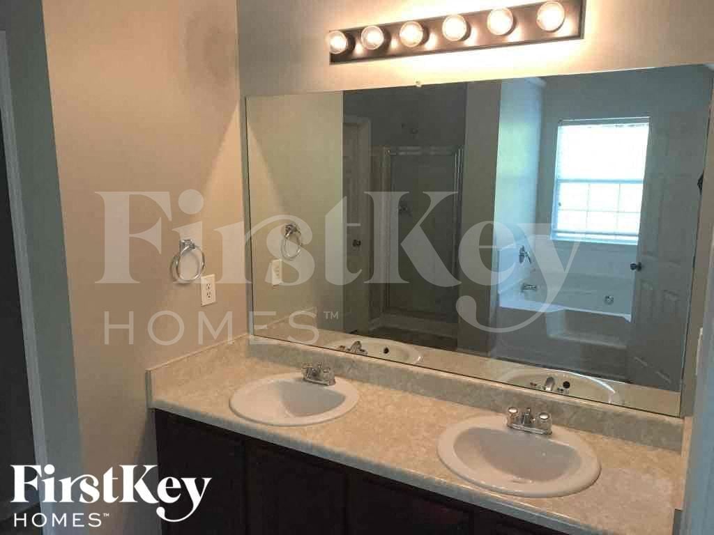 Building Photo - 79 Birchfield Ct