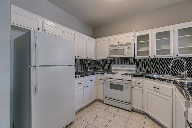 Building Photo - 1300 S Arlington St