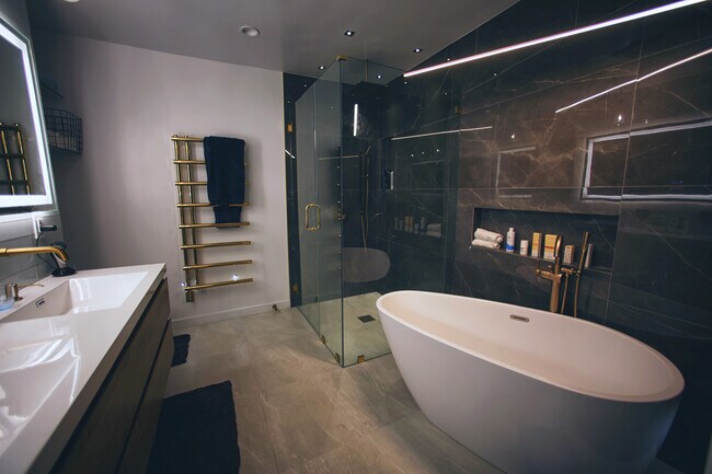 Building Photo - 8380 Waring Ave