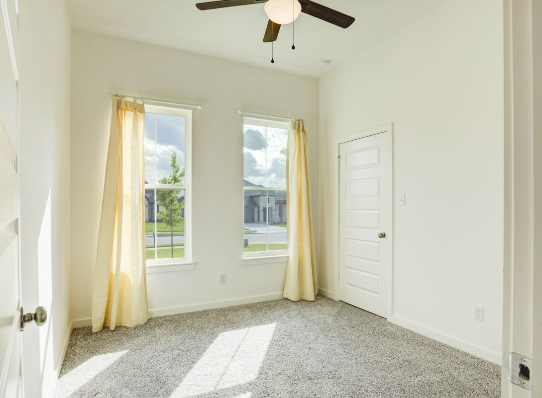 Building Photo - 2206 Hall of Fame Ct