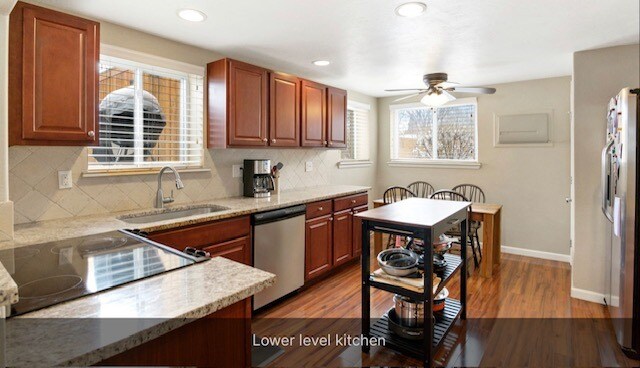 Large Eat-in Kitchen - 3033 Zenobia St