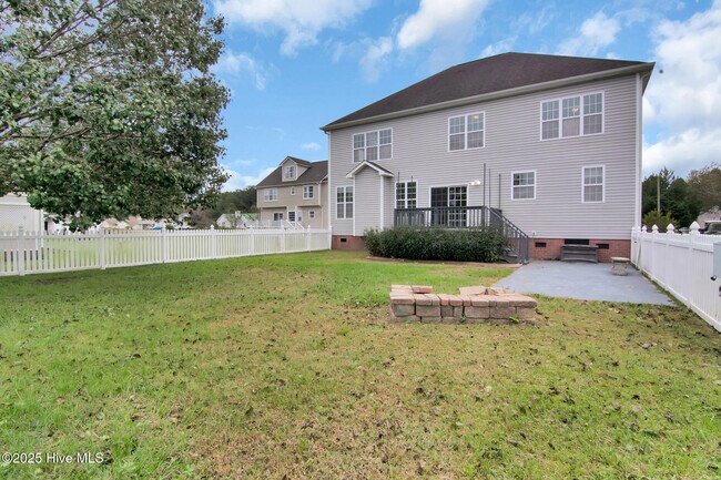Building Photo - 817 Willbrook Cir