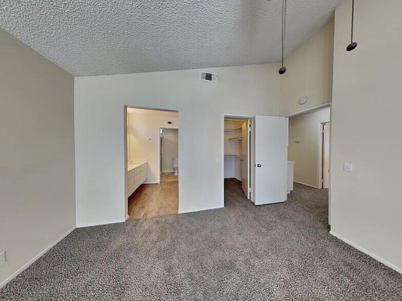 Building Photo - 28131 Orangegrove Ave