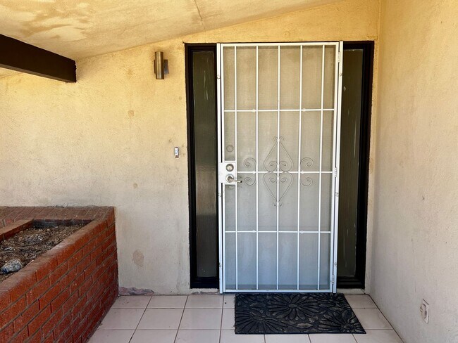 Building Photo - 56769 Joshua Dr