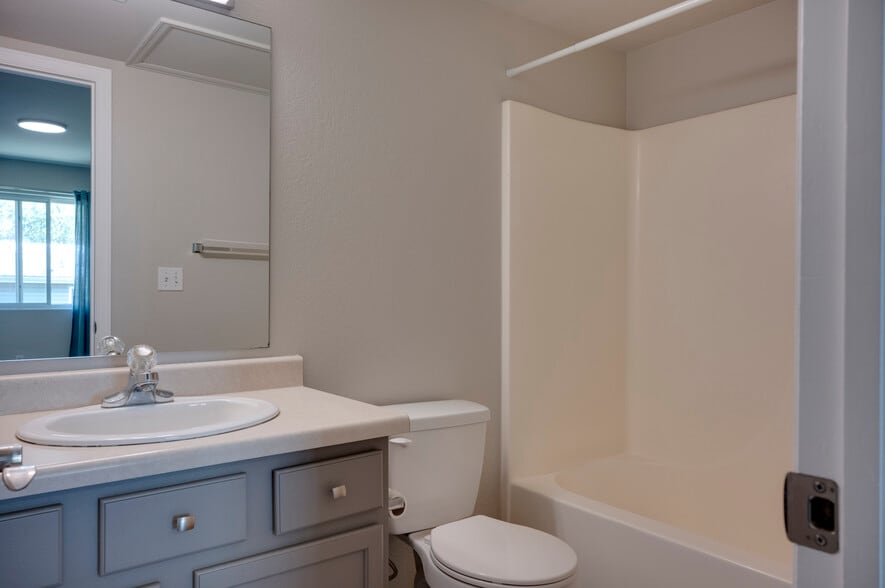 Building Photo - 4203 Sunset Ridge Ct