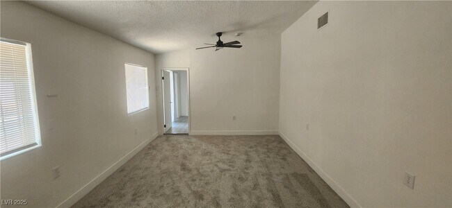 Building Photo - 1608 E McDonald Ave