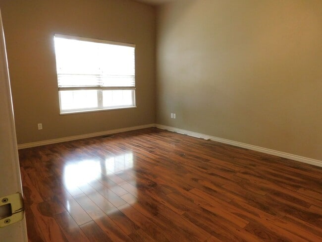 Building Photo - Close to St Mary's/CMU