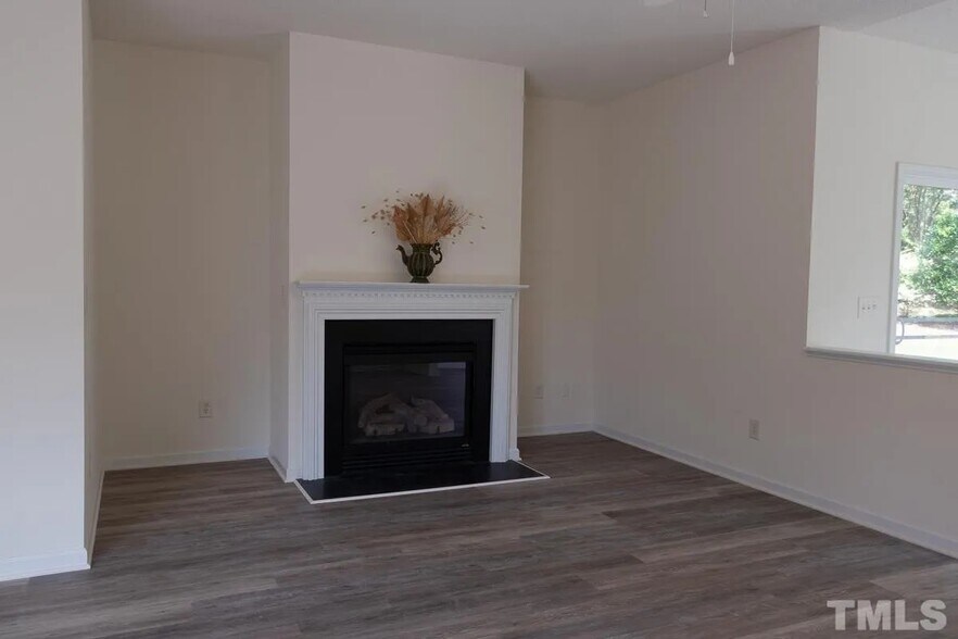 Building Photo - 201 Indian Elm Ln