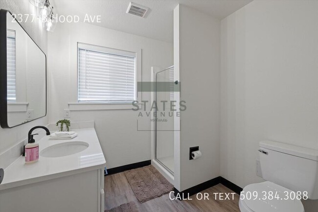 Building Photo - 2377 Hood Ave
