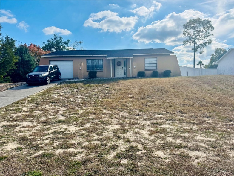 Primary Photo - 13188 Delbarton St