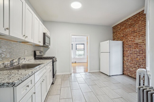 Building Photo - 93 Monticello Ave