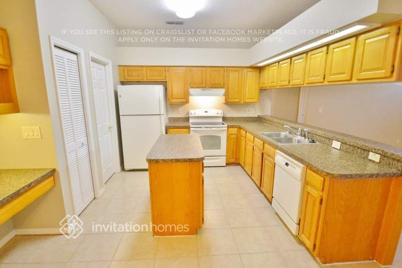 Building Photo - 3942 Appletree Dr