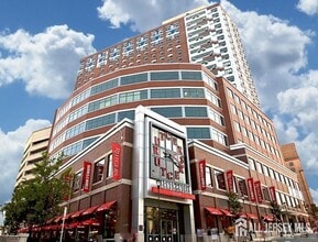 Building Photo - 110 Somerset St
