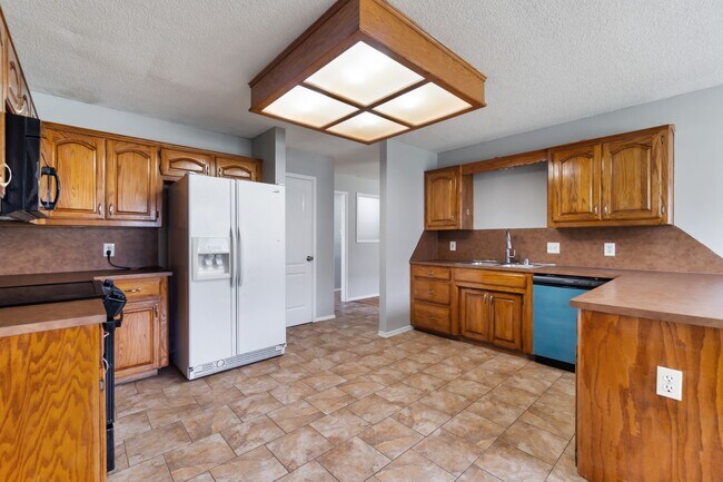 Building Photo - 8808 Timberlyn Way