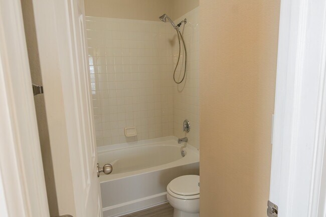 Building Photo - 8179 Meadowcrest Dr