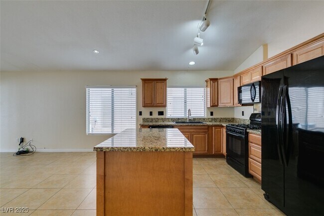 Building Photo - 744 Gritty Garnet Ave