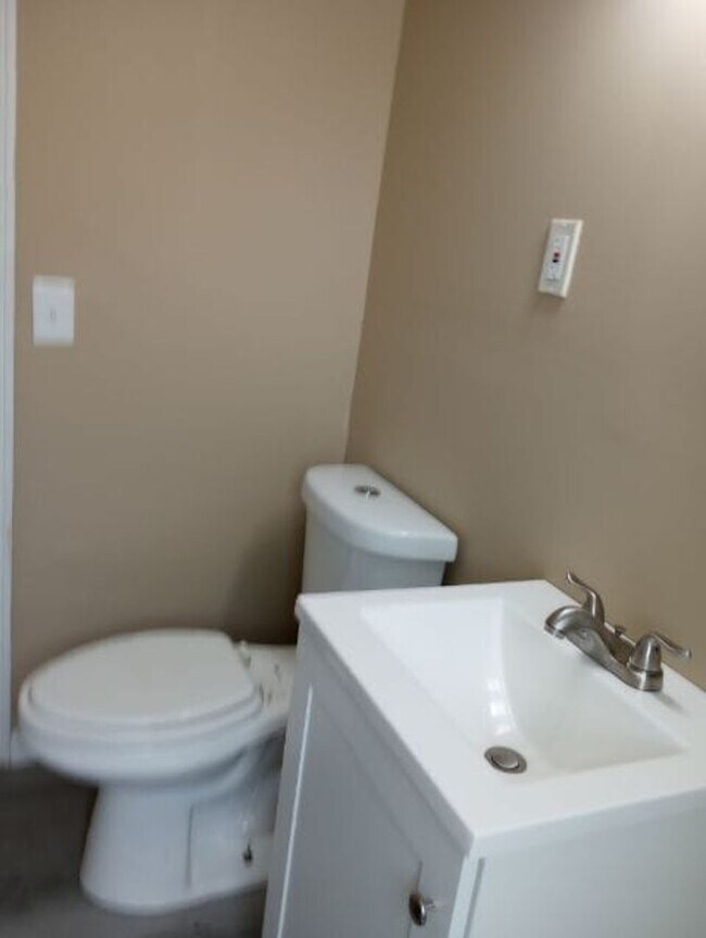 Building Photo - Partially updated spacious home