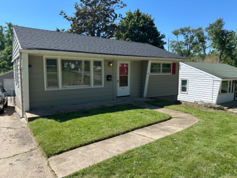 Building Photo - 825 Edgar Rd