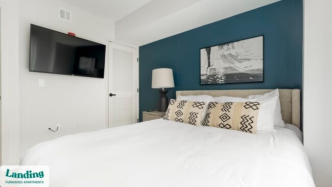 Building Photo - 2009 N Howard St