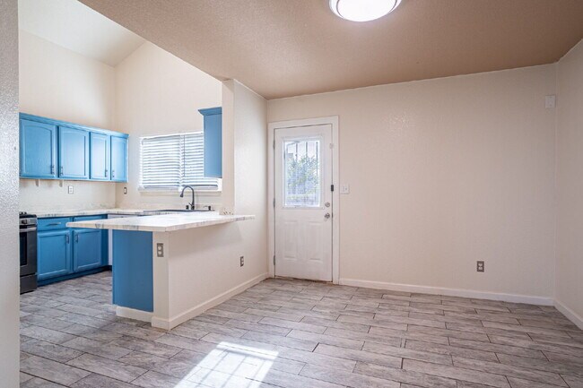 Building Photo - 7041 Falling Leaf Cir