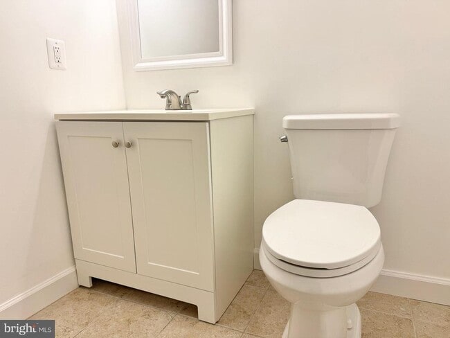 Building Photo - 2 Kelly Ct