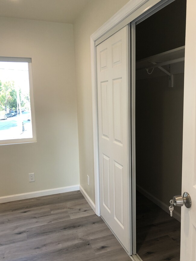 Building Photo - 907 El Camino Real