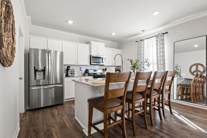 Building Photo - 3156 Ellenton Dr