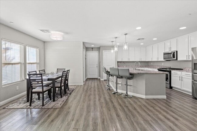 Building Photo - Spacious, Modern, Fully Furnished 3 Bedroom Home in Inspirada