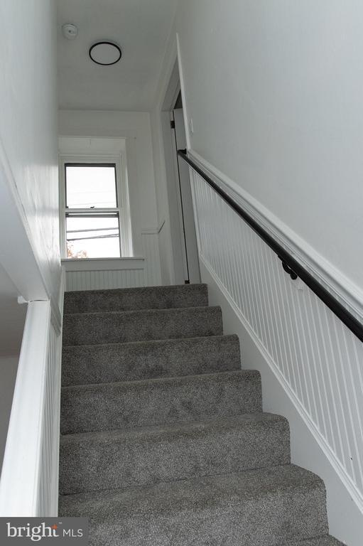 Building Photo - 2928 Lincoln Hwy E