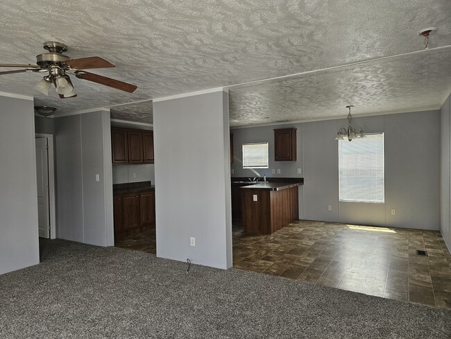 Building Photo - 130 Lynnwood Cir