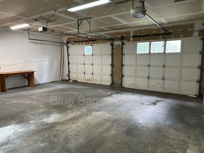 Building Photo - 1375 S Bagley Creek Rd