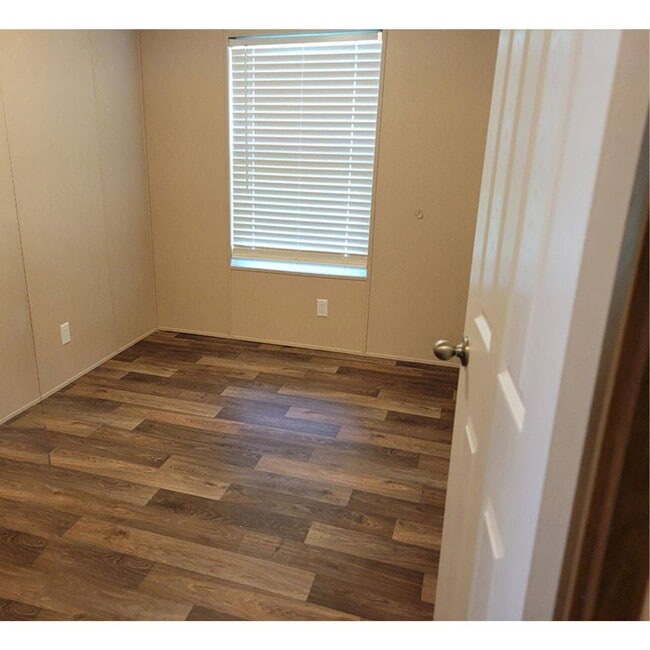 Building Photo - 15301 US-54